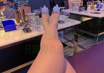 微密圈 – 120斤的小王同学的毛衣写真，毛衣本色？陷入了思考，钥匙要藏在哪，只能用心去找。