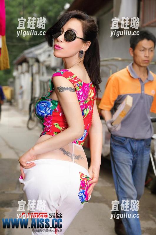 爱丝的圣诞全套，光看原图我就已提前‘感受’了！