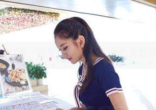 爱丝的美丝学校，哪里来那么多的套图？我快要眼花了！
