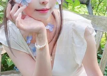 嘞嘞嘞，羊习惯了来看你！ElyEE子的‘WinterMarketLamb’写真集在此，别犹豫，赶紧下载！