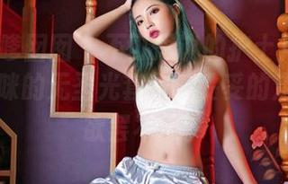 Feilin嗲囡囡 – 不可思议的护士角色：PaPa妈咪的无圣光套图，妥妥的走位让人欲罢不能。