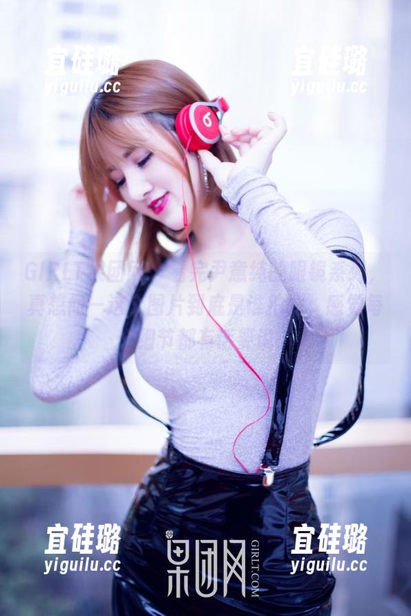 GIRLT果团网-尹意纯 GIRLT果团网 - 看完尹意纯的眼镜系列,真想问—这个图片到底是谁拍的,感觉每个细节都有话要说。