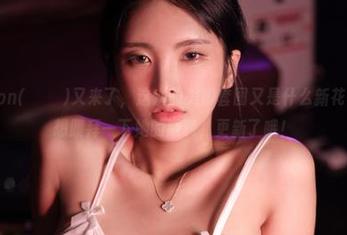 Hyoyeon(김효연)又来了，这次的美脚套图又是什么新花样呢？真想膜拜一下她的腿啊，更新了哦！