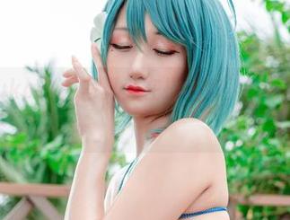 每张KuukoW的写真都在提醒你，长腿有多好看！