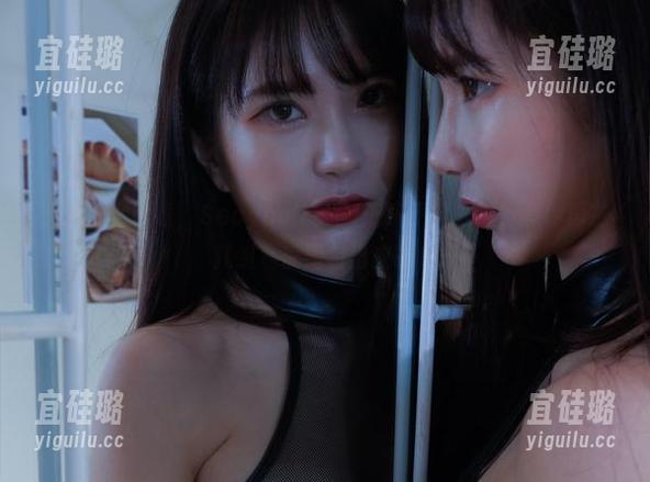 天台那么好看，Seoyool(서율)干嘛不常去啊？等你再拍几组私房图包出来吧！