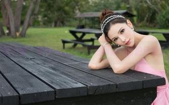 TGOD推女神 – 赵伊彤的定制自拍图集—自拍还能这样玩？