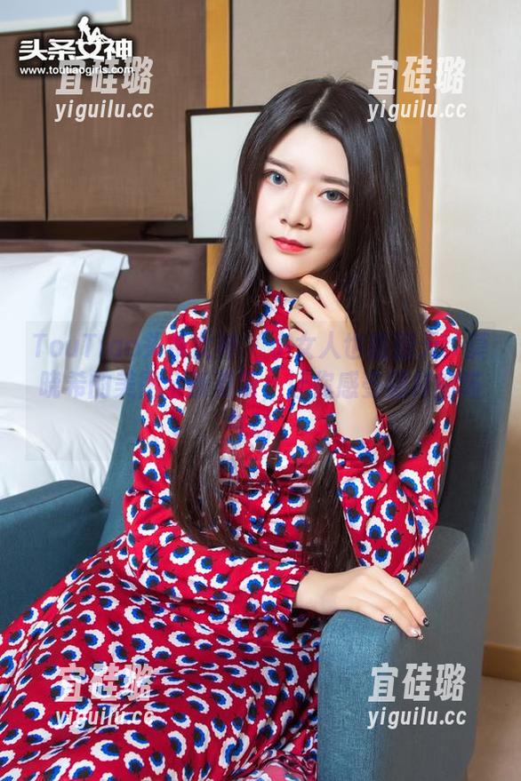 TouTiao头条女神 - 小女人也能翻天！莫晓希的美图全新更新，让你感受别样的喵气场。