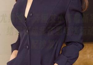 UGirls尤果网 – 弄懂艾小青最新写真集里的运动，结果变成我在思考这运动鞋配不配沙发！