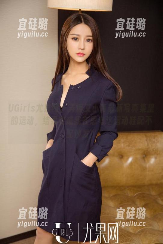 UGirls尤果网-艾小青 UGirls尤果网 - 弄懂艾小青最新写真集里的运动,结果变成我在思考这运动鞋配不配沙发!