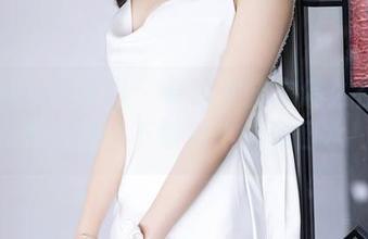 XIAOYU语画界 – 奈沐子教你怎么在浴室拍写真，下载前小心流口水