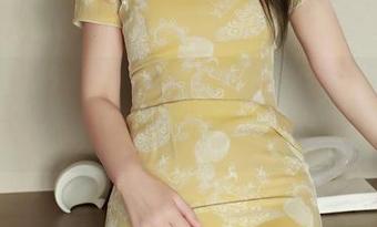 Xiuren秀人网 – 小探戈的眼镜图包，穿搭不就是这样直接的交流吗？