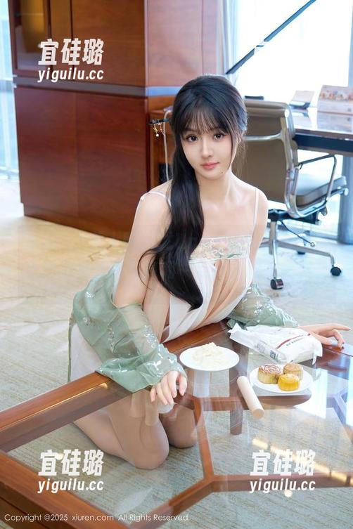 Xiuren秀人网 - 尤Una娜的圣诞合集，巧妙地把节日气息和一点点调皮完美契合。