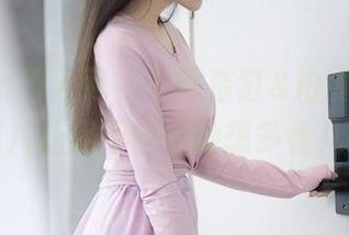 Xiuren秀人网 – 个性浴缸&拍黄瓜girl，图片让我不自觉地想多看几眼。