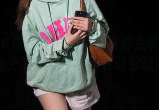 Xiuren秀人网 – 觉得眼镜那点事没意思？林文文的网盘合集会让你改观！