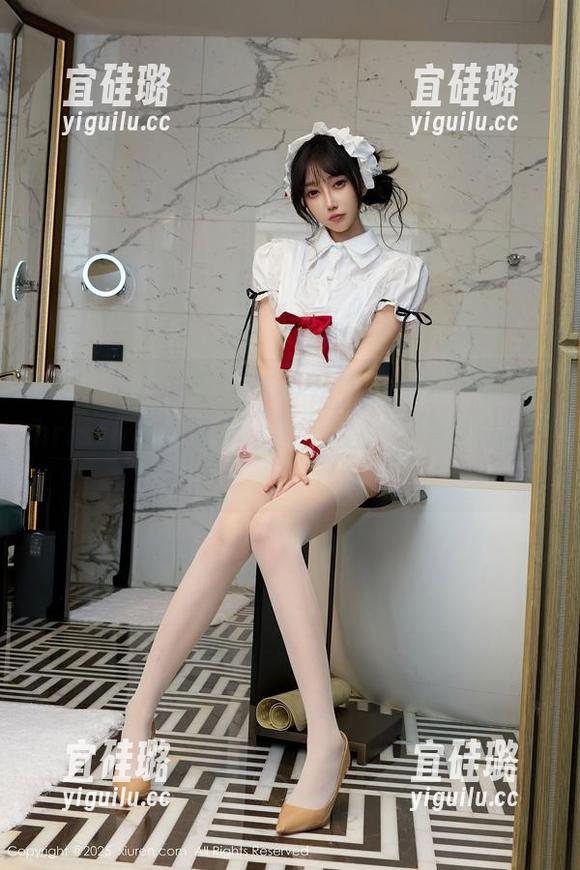 Xiuren秀人网-黄可Christine Xiuren秀人网 - 一串鞋和一袭衣,黄可Christine的套装分享竟然掀开了我的购物欲!