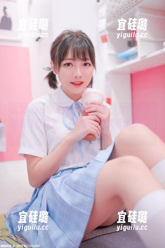 这次lovely呆玄的全套回归，穿T恤居然能有这样效果，下载是不是要考虑慎重些？