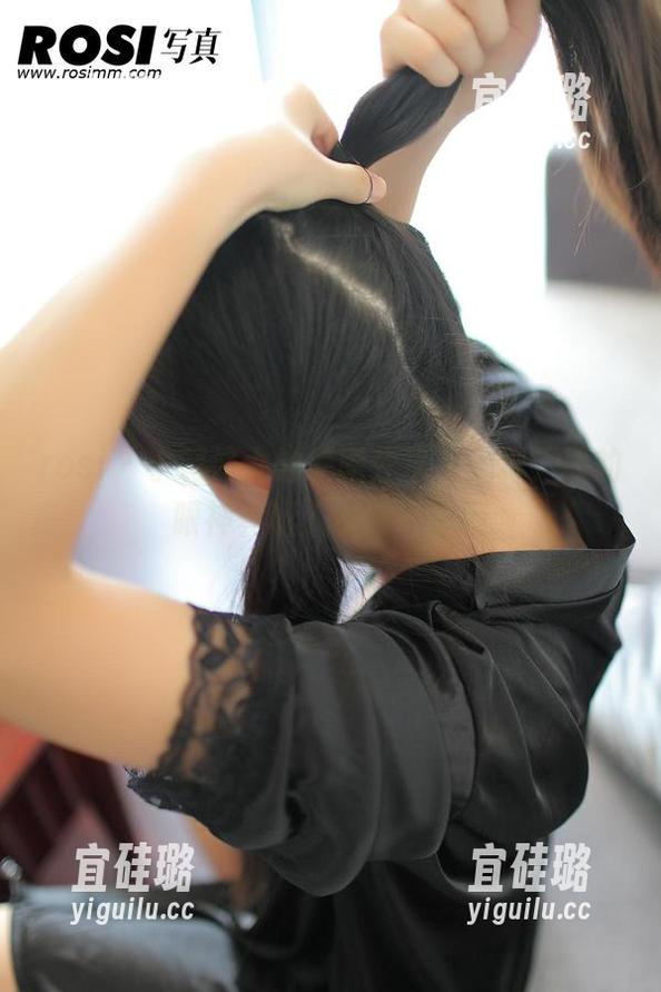 rosi - 小莉修女的原图分享，天真无邪的眼神真让人捉摸不透呢