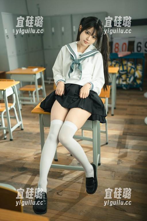 rua阮阮的运动图集，真不知这女孩是打算锻炼身体，还是活力四射？