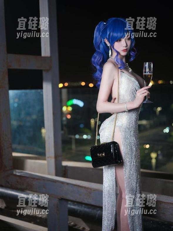 无圣光下的一米八的大梨子，海洋球变了场景，但真相还在那儿。