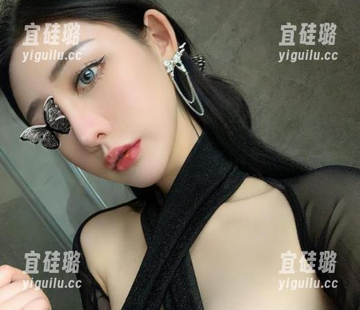 微密圈 - 就问不爱笑的赛琳，黑丝连体的美图有多撩？完美的怀疑包！
