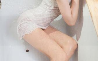 丽柜 – 看王欣竹的比基尼，还有啥好说的？直接下载原图溜一圈吧！