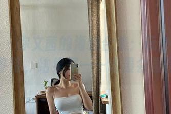 微密圈 – 你文茜的海边合集：玩沙和冒险在等待，结果是——谁最会湿身！