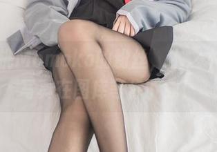 抓牢南桃Momoko的粉丝，木之本樱制服写真在图库等你下载！