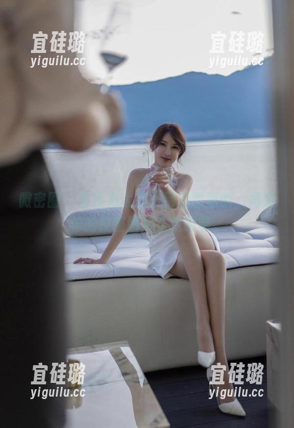 微密圈 - 专注力太高？别想聊别的，周妍希的校服图片在我眼前。