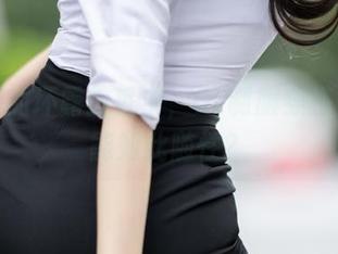 图集里的坏露露香宝，OL制服穿搭竟然也能如此随性？