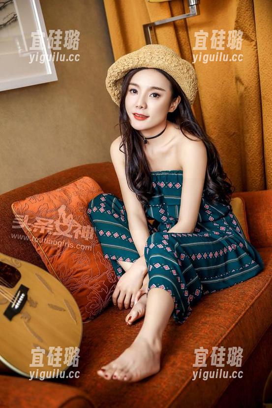 头条女神 - 这图片里的火儿，爱的盛放和我的午后小憩一样迷离。