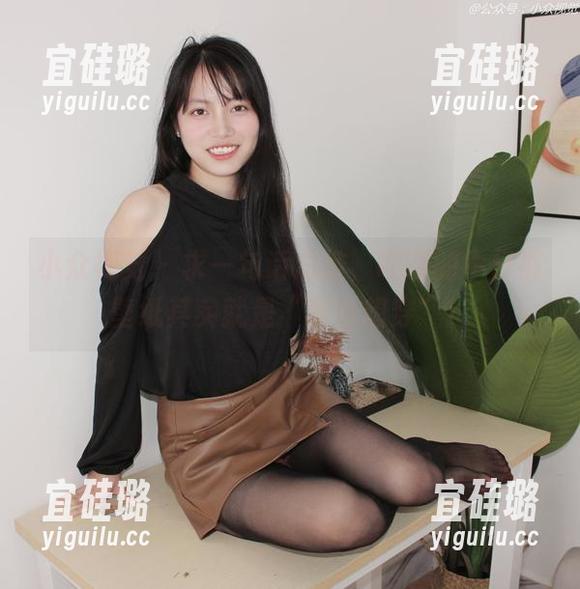 小众视觉-嘤嘤 小众视觉 - 求一句话总结,嘤嘤的牛仔裤壁纸其实就是“我也想穿”!