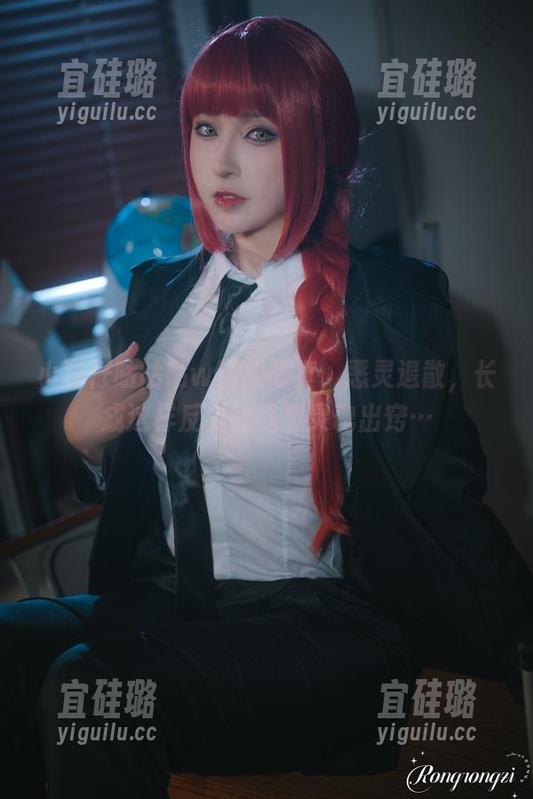 小容仔咕咕咕w这组写真，恶灵退散，长成这样反倒让我想灵魂出窍…