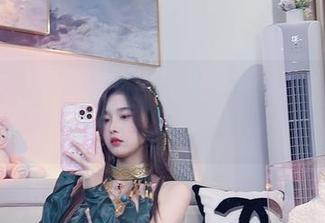 这水手服可真配小小奶瓶儿原图，写真中流露静谧的海洋气息