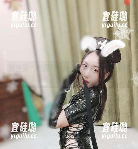 微密圈 - 校服照也能不简单，小玉吃果冻的高清写真让我不禁憧憬学生时代。