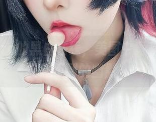 小空sora的黑白在线，美图中竟有一抹意想不到的幽默