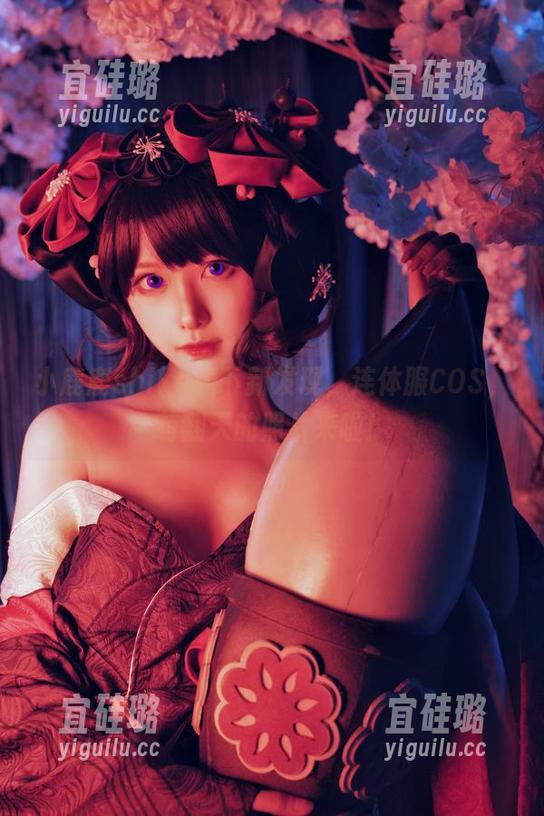 小鹿鹿shika线下新发现，连体服COS，萌翻天的照片来啦！