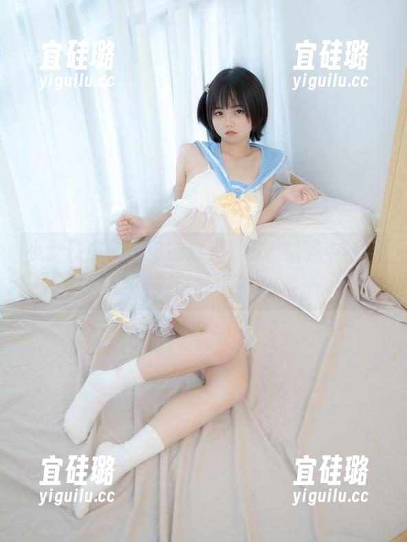 少女秩序-鹿可 少女秩序 - 鹿可的皮衣写真,精选中不经意流露出的小叛逆。