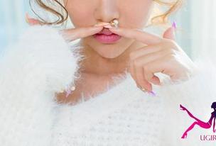 尤果网 – 谁说校服不能出彩？乔依琳的私拍图集，让我忐忑不安又好奇。