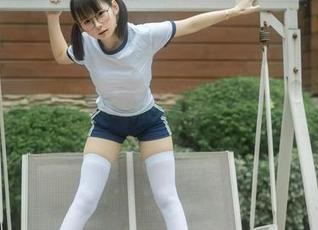 幼水铃衣竟然更新了？她的美足是撑得住整场的重点呀。
