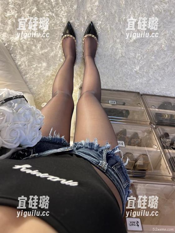 微密圈 - 看了张思允nice的透明写真，感觉像是打开了一瓶气泡水，清新又透彻，咕噜咕噜的。