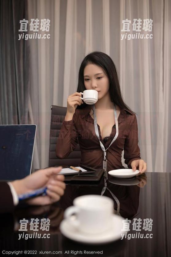 看抖娘利世的婚纱照片，感觉已经又到了一个人规划五十年的人生大事的时刻。