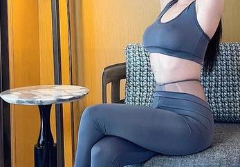 抖娘利世的泳装日常：当抖娘遇上不呆猫和獒犬，这组合果然无敌！