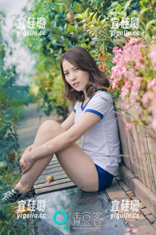 推女神 - 王乔恩Abby的JK写真，居然还可以做成壁纸，这得多好看啊！