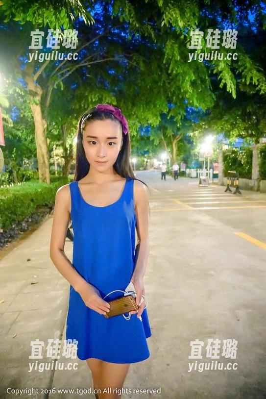 推女神 - 说好的女孩儿气息，谭晓彤图集里却藏着淘气的小调调，真好玩！