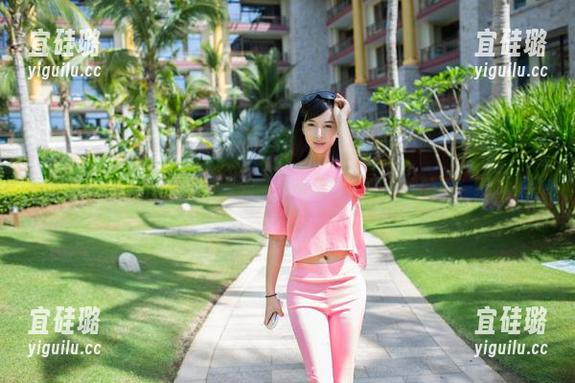 推女郎 - Lina的浴缸时光——高清图库里捉住的每一缕阳光