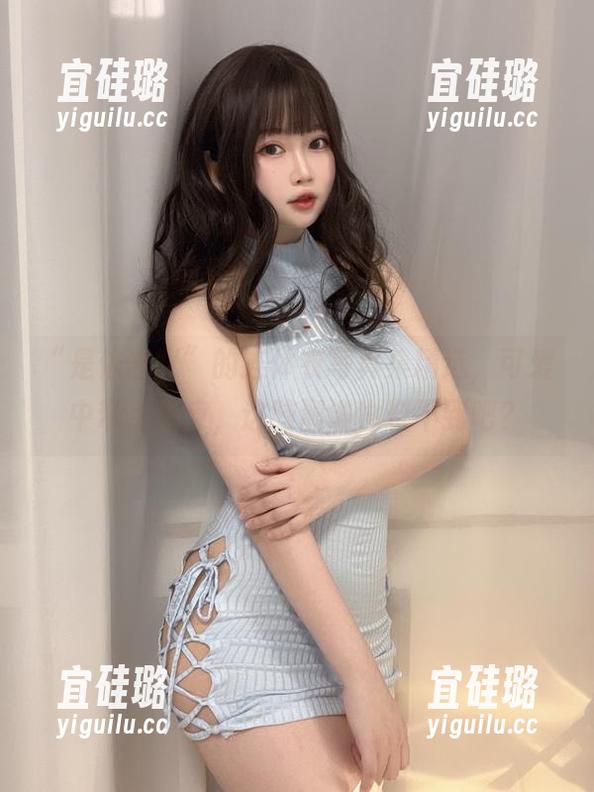 “是依酱吖”的连体衣写真集精选，可爱中带点俏皮，这脑洞谁也料不到吧？