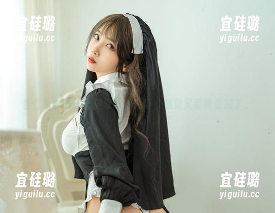 杏仁曲奇最新长腿写真集更新，感觉又要被震撼了。