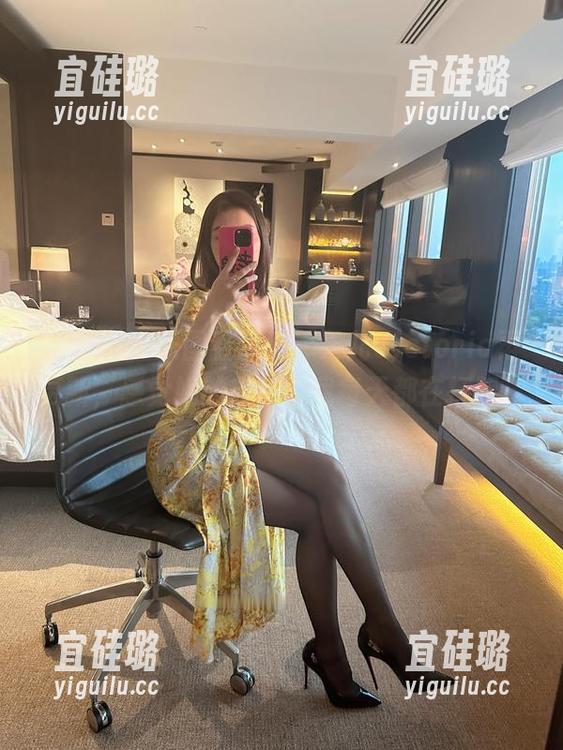 微密圈 - 原图看原味，果儿Victoria再更新，感觉她的自拍和我每天都在打架。