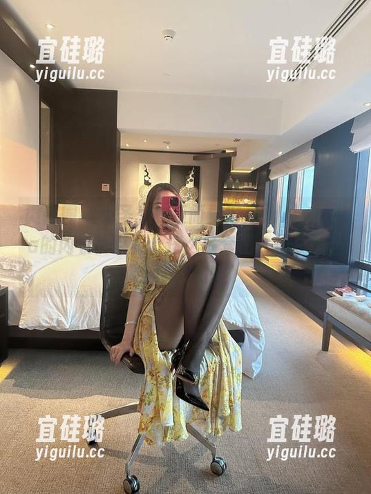 微密圈 - 无圣光，反而觉得果儿Victoria的内衣更真实，这么多套图，却总是让我心浮气躁？