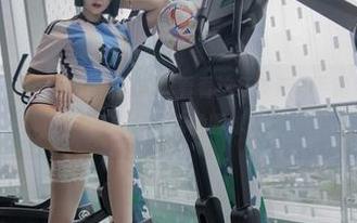 微密圈 – 果儿Victoria新资源！看看这红皮束身下暗藏的诱惑，似乎在挑逗你的眼球。